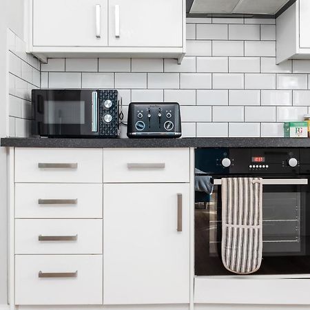 Spacious 2 Bedroom Apartment In Park Estate Нотингам Екстериор снимка