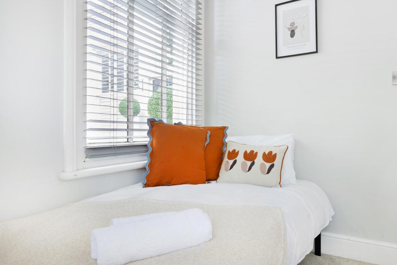 Spacious 2 Bedroom Apartment In Park Estate Нотингам Екстериор снимка